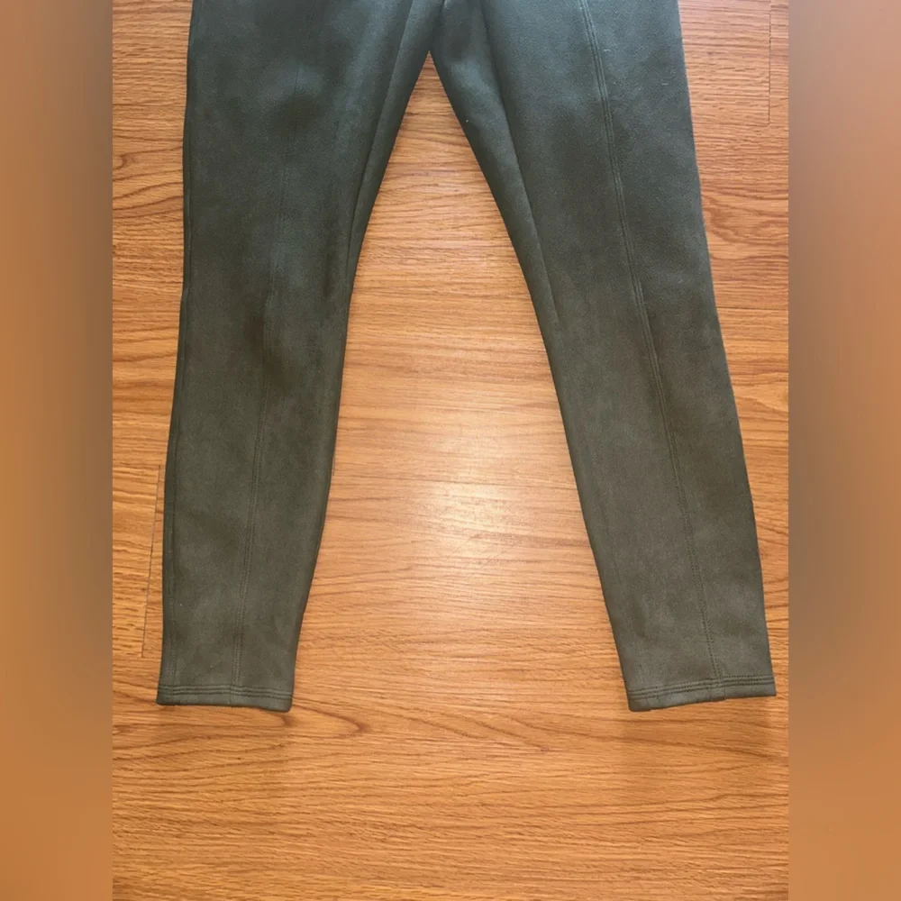 SPANX Suede Leggings Size Small Olive Green. - Picture 3 of 10